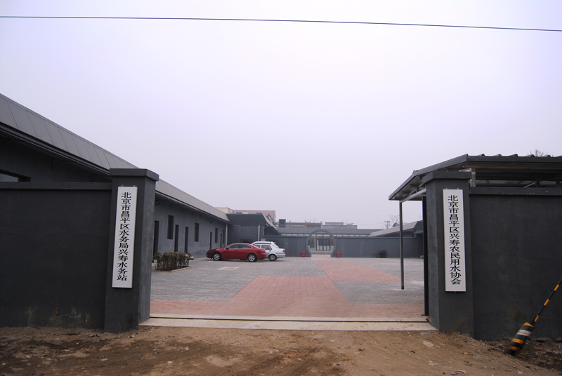 �����͜ؿ՚�Դ��ã��՚���������{��1200ƽ�ײ�ů���乤��֮�����в�ƽ�^ˮ�YԴ���d��ˮ����������վ